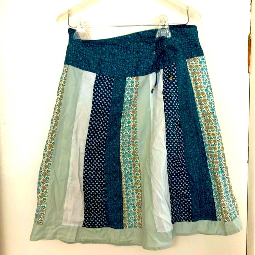- American eagle skirt size 4